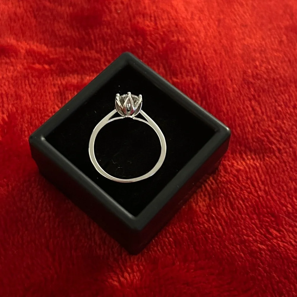 1.0‎ CT Moissanite Diamond solitaire engagement ring size 7